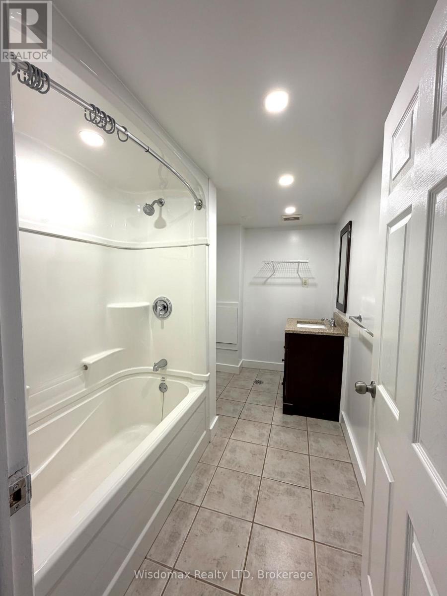 7 Kirk Street, St. Catharines, Ontario  L2S 1B8 - Photo 13 - X12820596