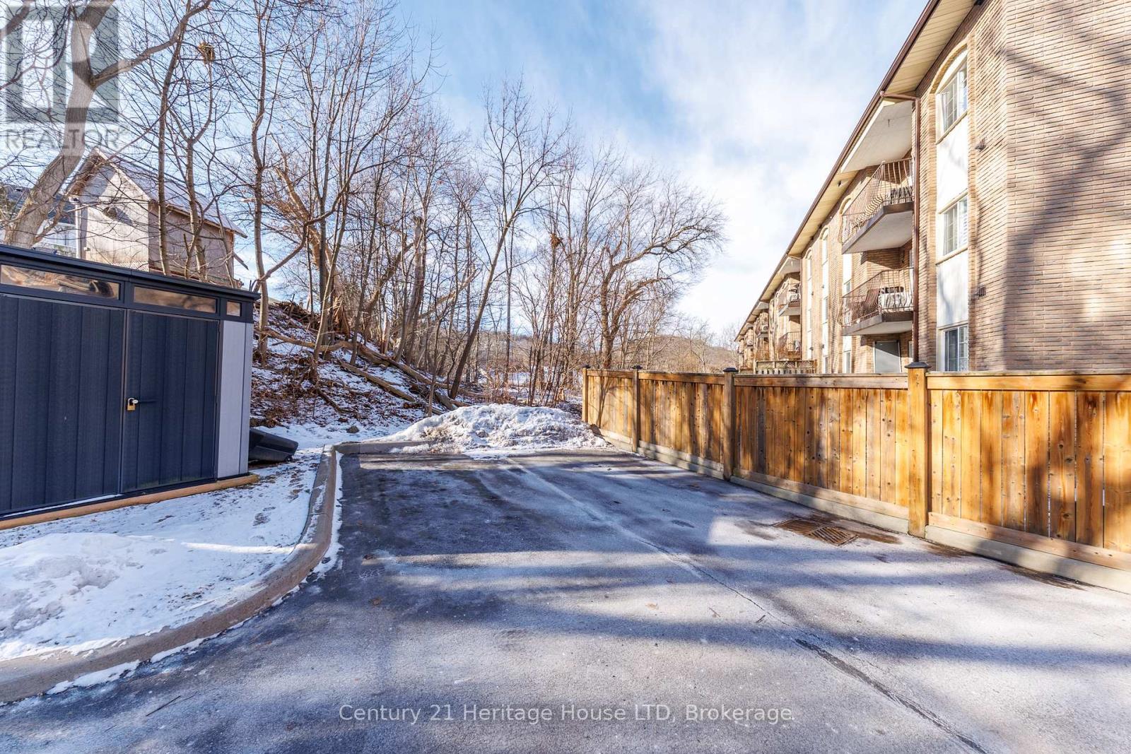 8 - 39 Robinson Street N, Grimsby, Ontario  L3M 3C9 - Photo 43 - X12823066