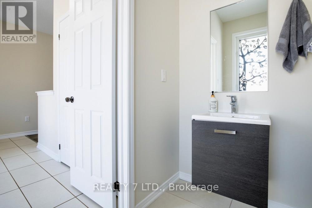 8541 Sweet Chestnut Drive, Niagara Falls, Ontario  L2H 0N1 - Photo 5 - X12829288