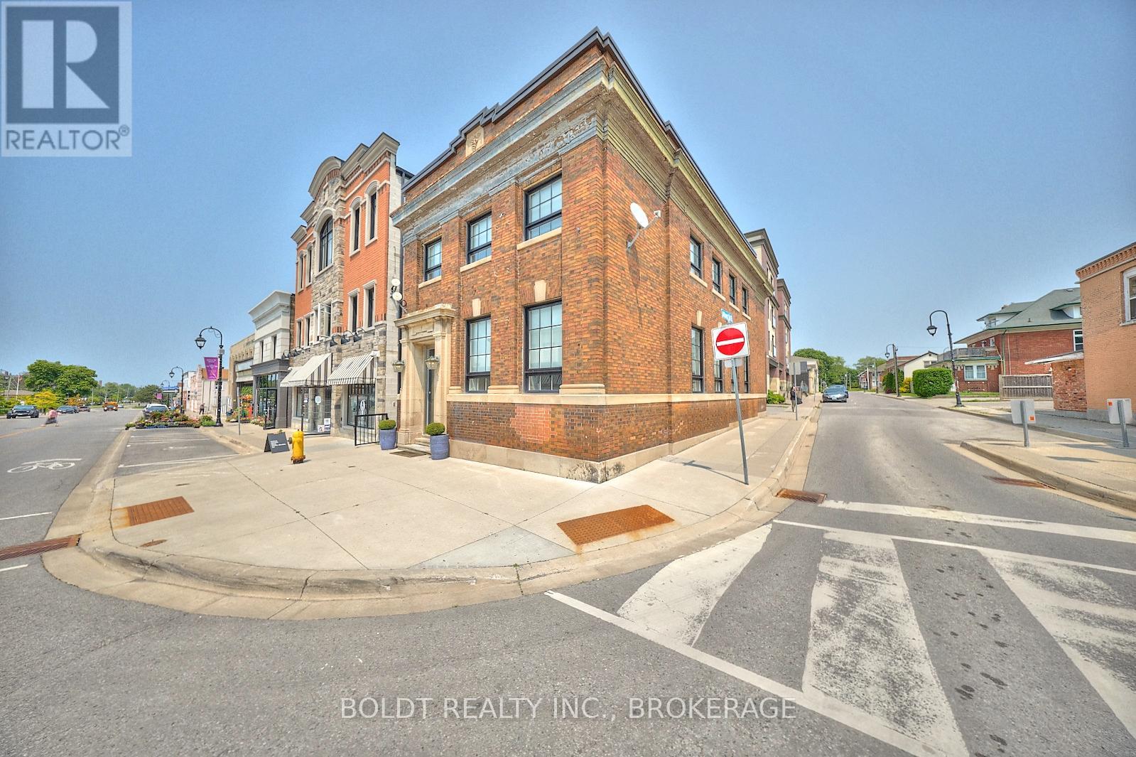 2 Front Street N, Thorold, Ontario  L2V 1X4 - Photo 2 - X12832384