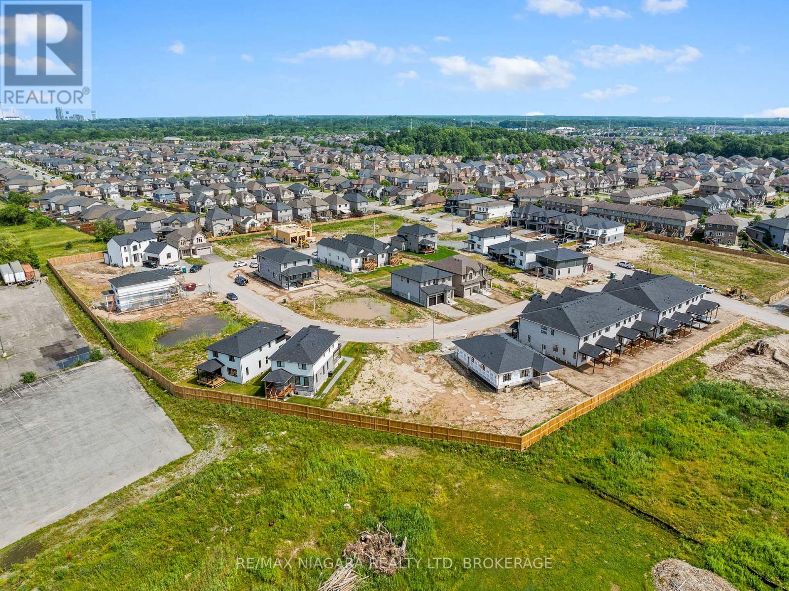 8885 Angie Drive, Niagara Falls, Ontario  L2H 0H9 - Photo 4 - X12833816