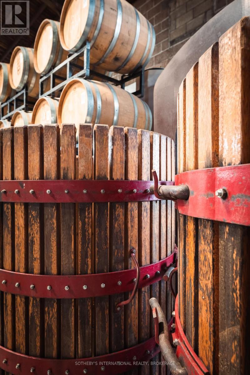 1339 Lakeshore Road, Niagara-On-The-Lake, Ontario  L0S 1J0 - Photo 25 - X12835012