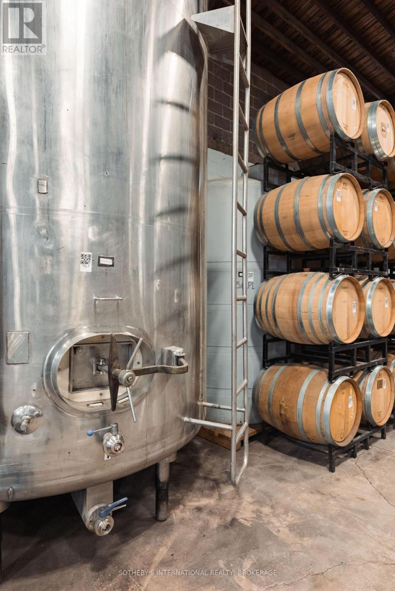 1339 Lakeshore Road, Niagara-On-The-Lake, Ontario  L0S 1J0 - Photo 27 - X12835012