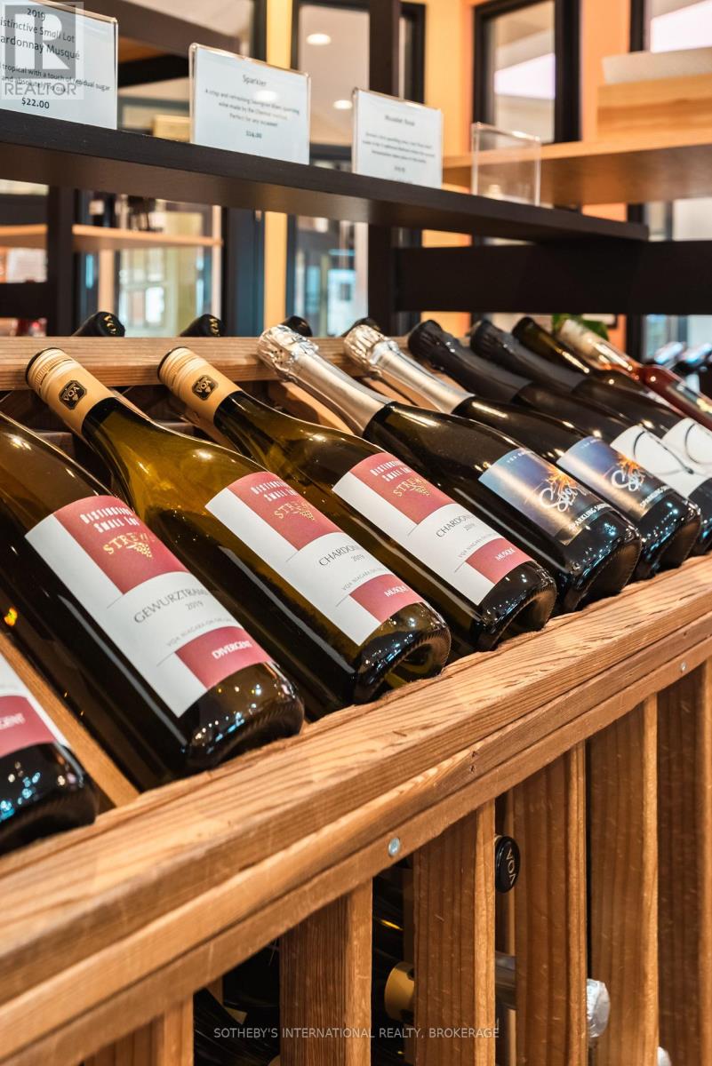 1339 Lakeshore Road, Niagara-On-The-Lake, Ontario  L0S 1J0 - Photo 4 - X12835012