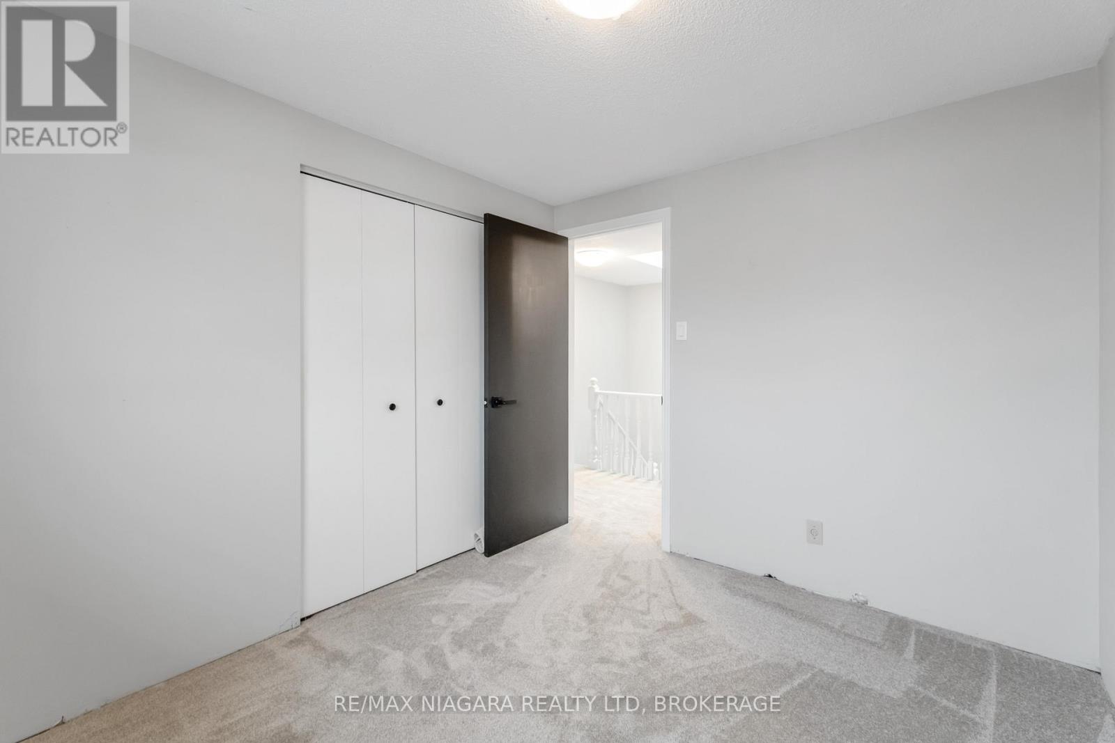 10 Donegel Place, Hamilton, Ontario  L9A 4Z6 - Photo 16 - X12838270