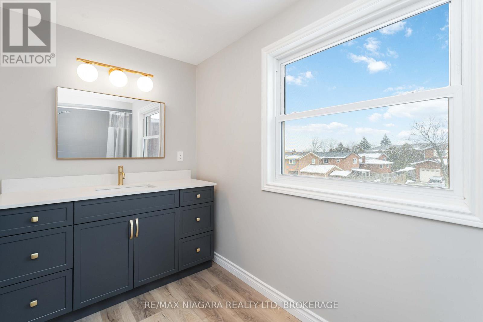 10 Donegel Place, Hamilton, Ontario  L9A 4Z6 - Photo 18 - X12838270