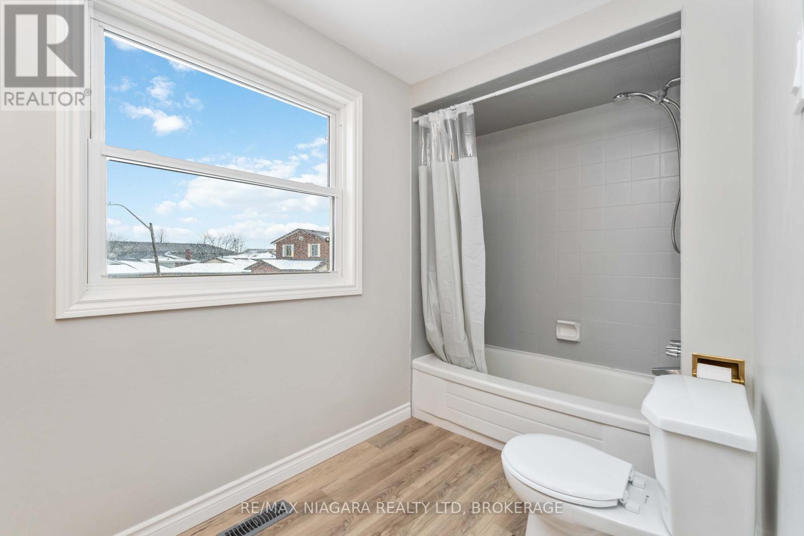 10 Donegel Place, Hamilton, Ontario  L9A 4Z6 - Photo 19 - X12838270