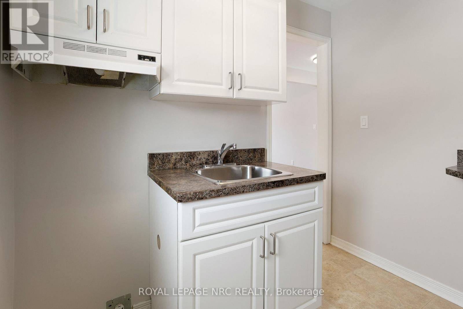 Upper - 6326 Thorold Stone Road, Niagara Falls, Ontario  L2J 1A8 - Photo 12 - X12841236