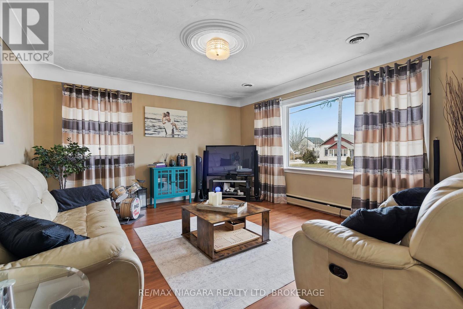 506 Main Street W, Port Colborne, Ontario  L3K 3W6 - Photo 5 - X12847114