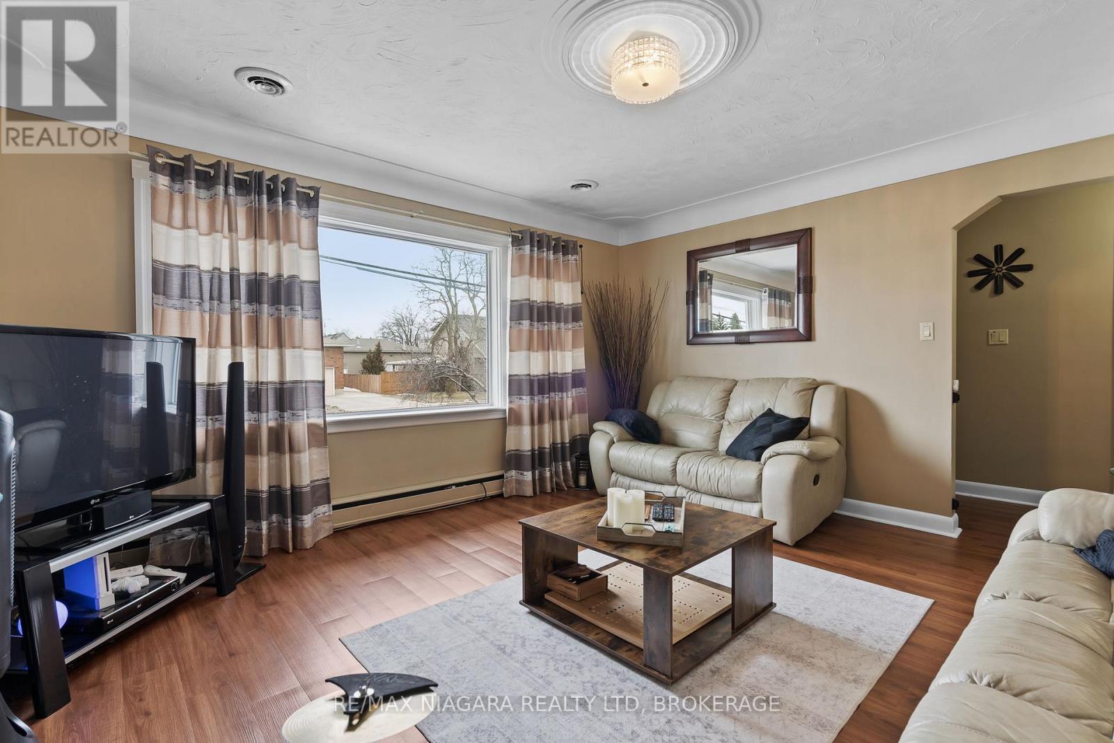 506 Main Street W, Port Colborne, Ontario  L3K 3W6 - Photo 6 - X12847114