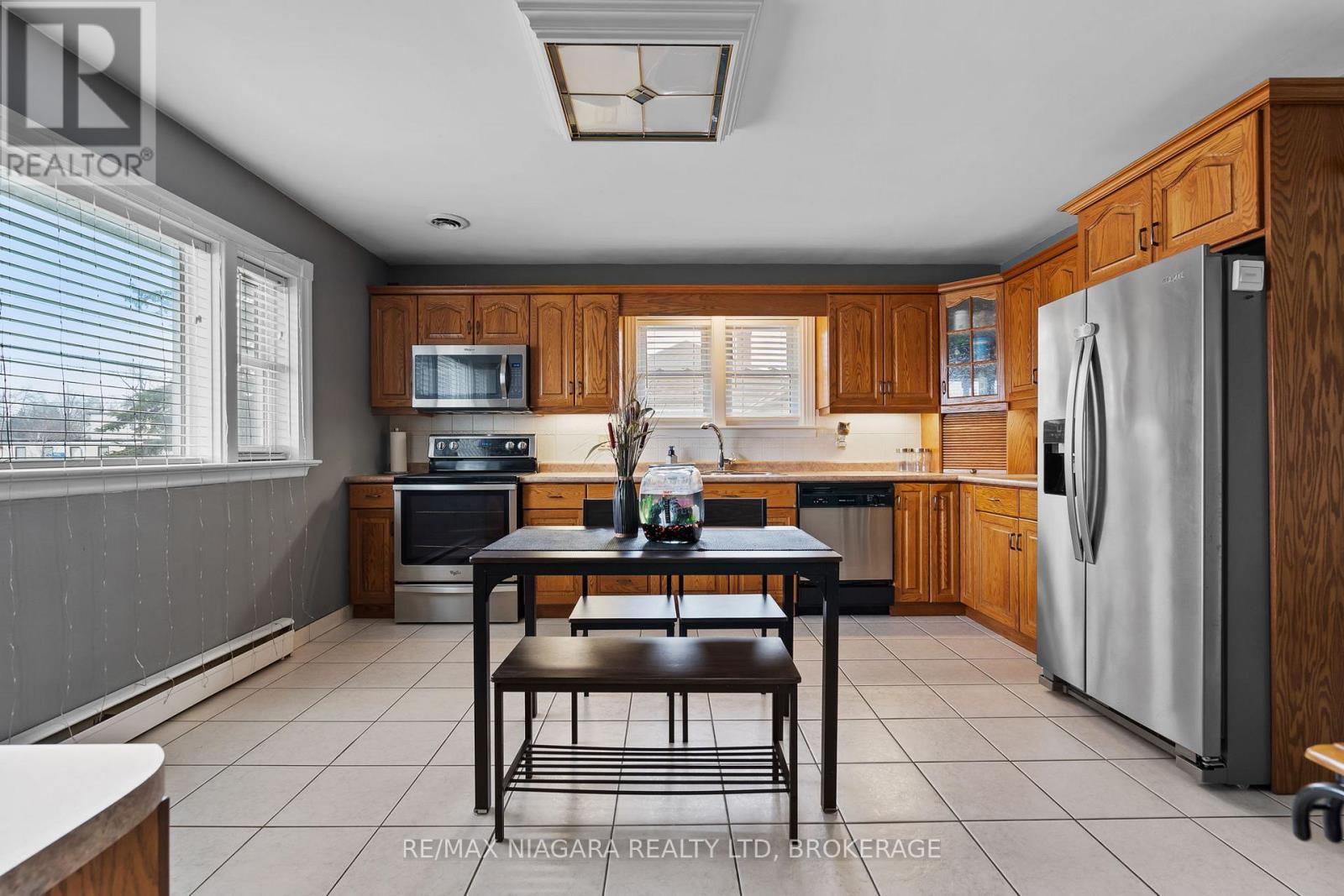 506 Main Street W, Port Colborne, Ontario  L3K 3W6 - Photo 7 - X12847114