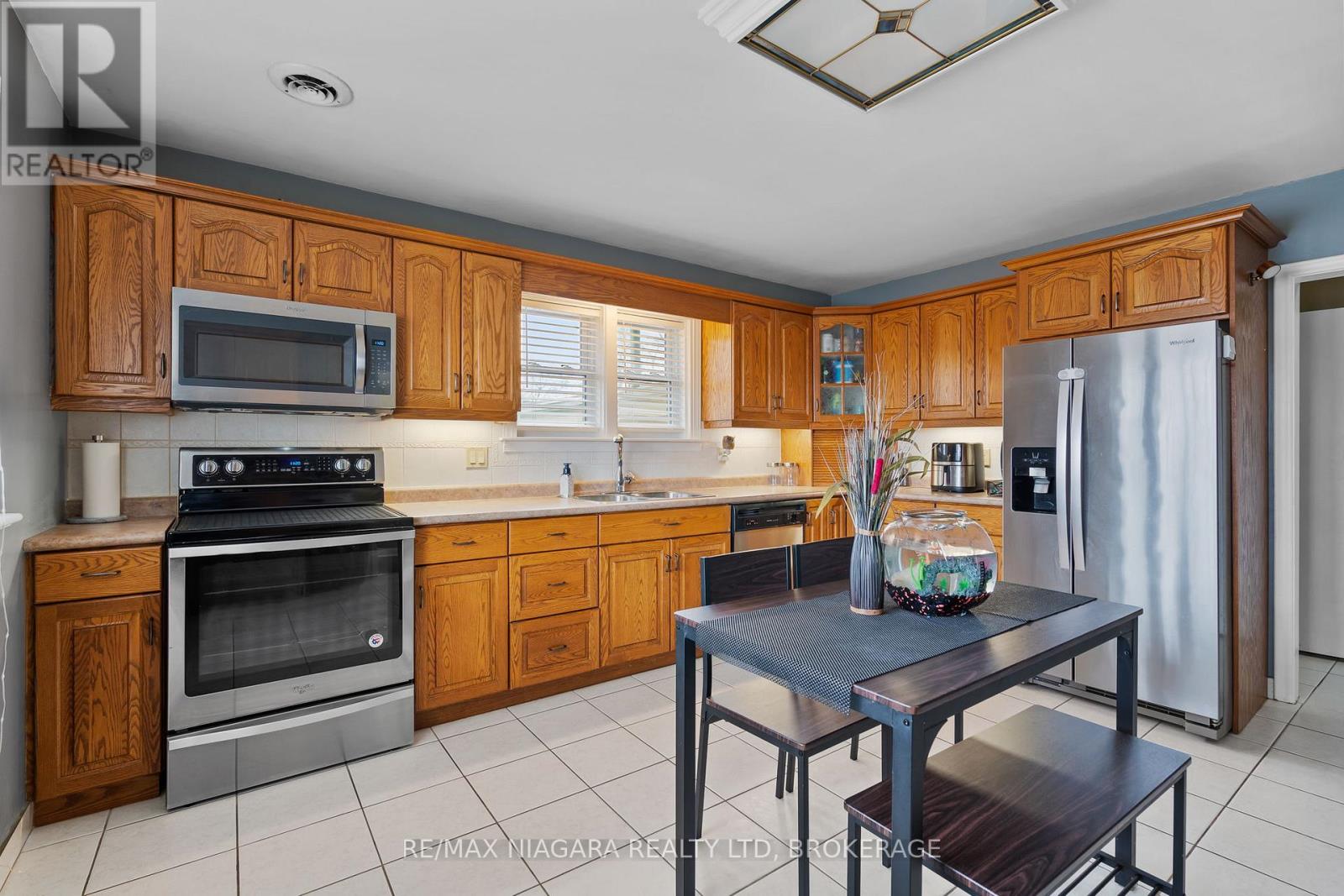 506 Main Street W, Port Colborne, Ontario  L3K 3W6 - Photo 8 - X12847114