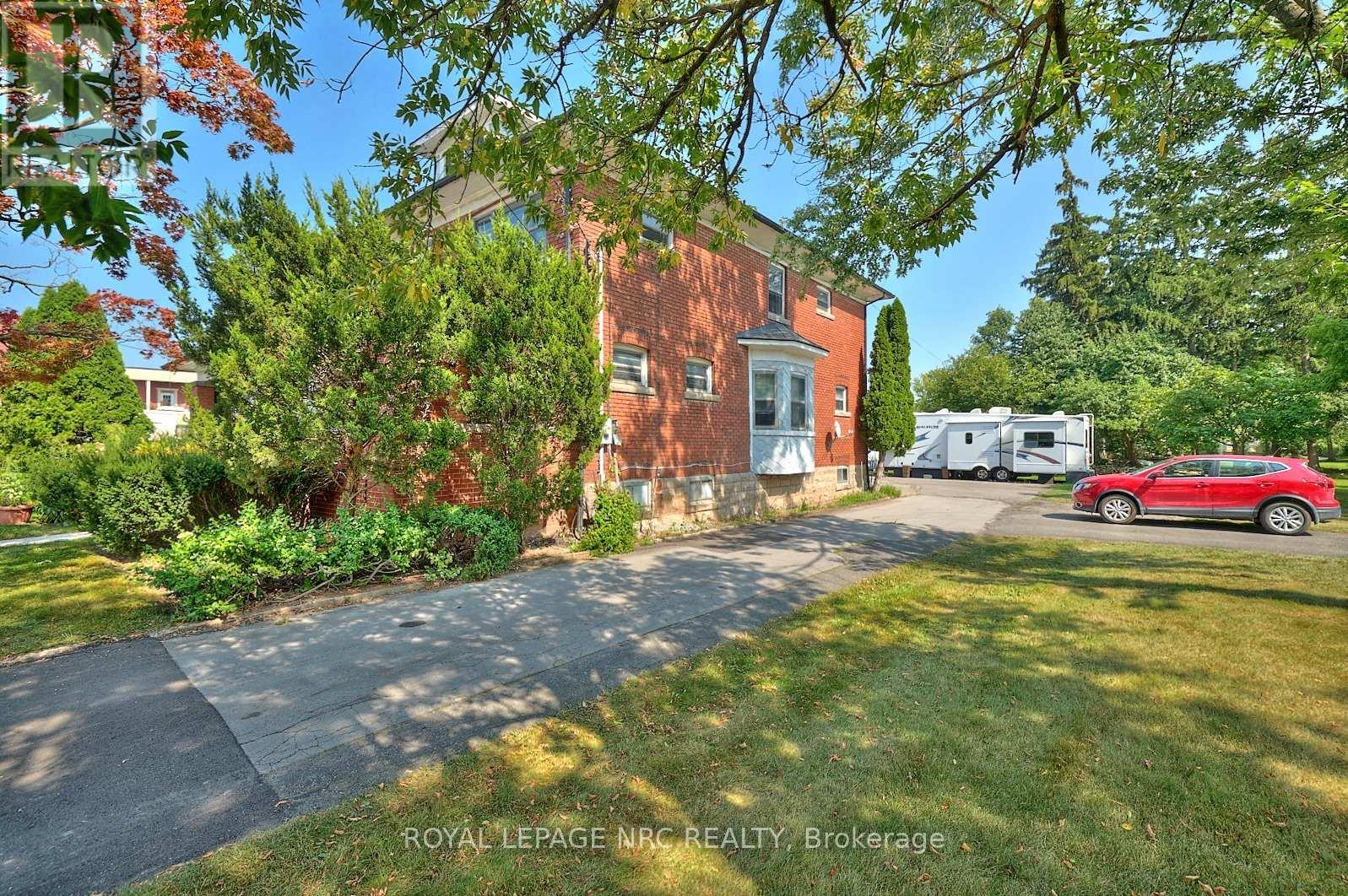 3758 Main Street, Niagara Falls, Ontario  L2G 6B2 - Photo 2 - X12847160