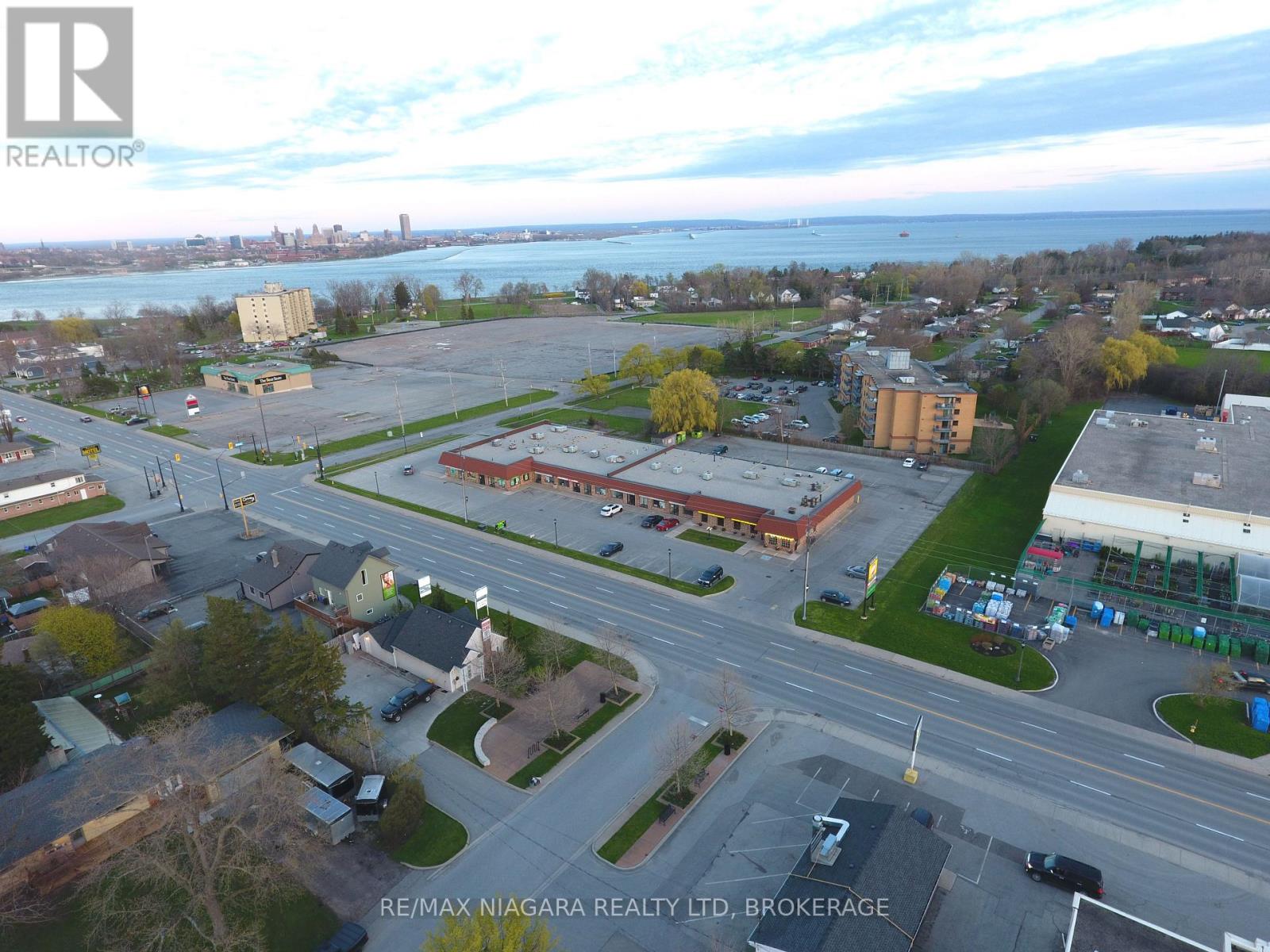 7 - 224 Garrison Road, Fort Erie, Ontario  L2A 1M7 - Photo 6 - X12854560