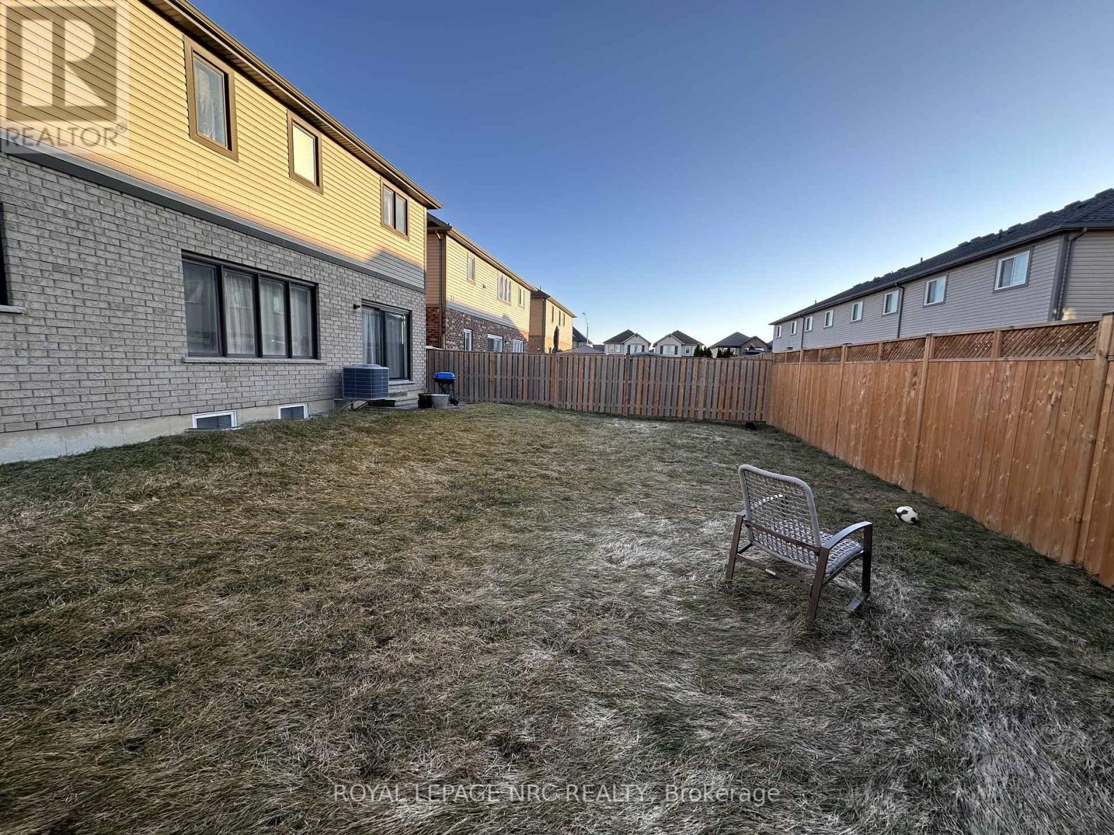 40 Elderberry Road, Thorold, Ontario  L2V 0E7 - Photo 10 - X12859740