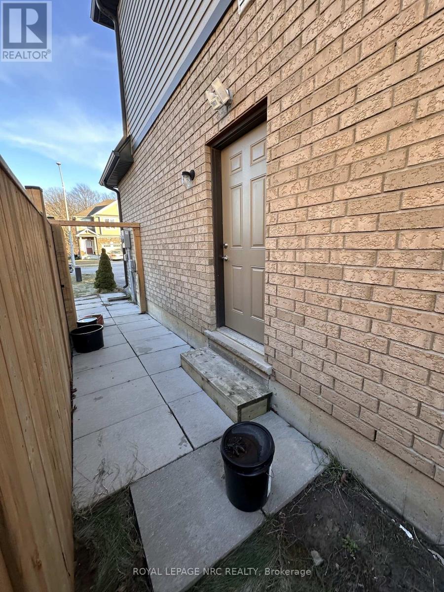 40 Elderberry Road, Thorold, Ontario  L2V 0E7 - Photo 12 - X12859740