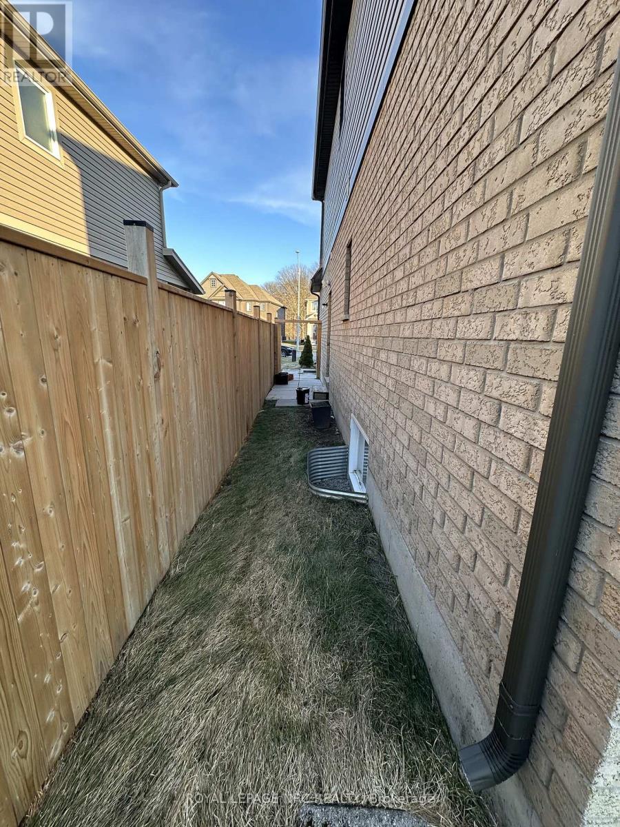 40 Elderberry Road, Thorold, Ontario  L2V 0E7 - Photo 13 - X12859740