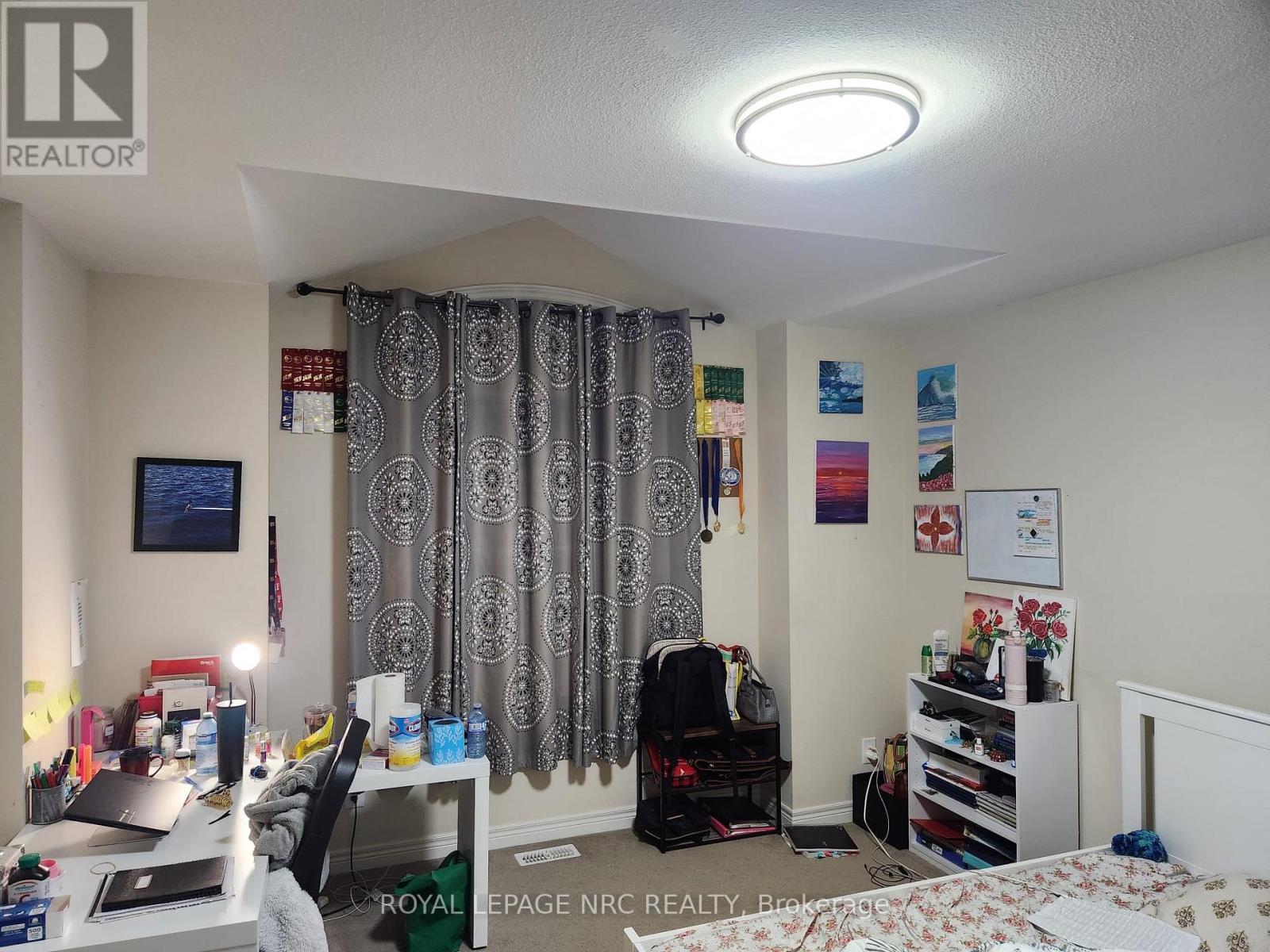 40 Elderberry Road, Thorold, Ontario  L2V 0E7 - Photo 3 - X12859740