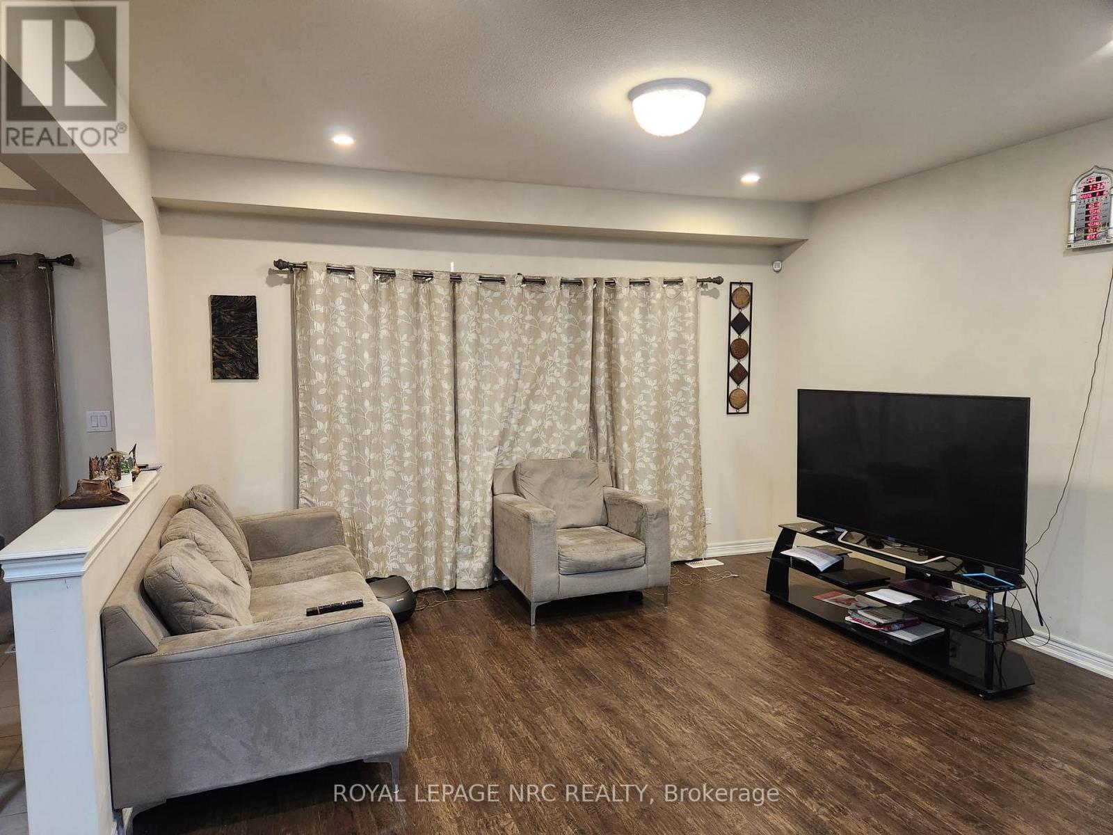 40 Elderberry Road, Thorold, Ontario  L2V 0E7 - Photo 7 - X12859740