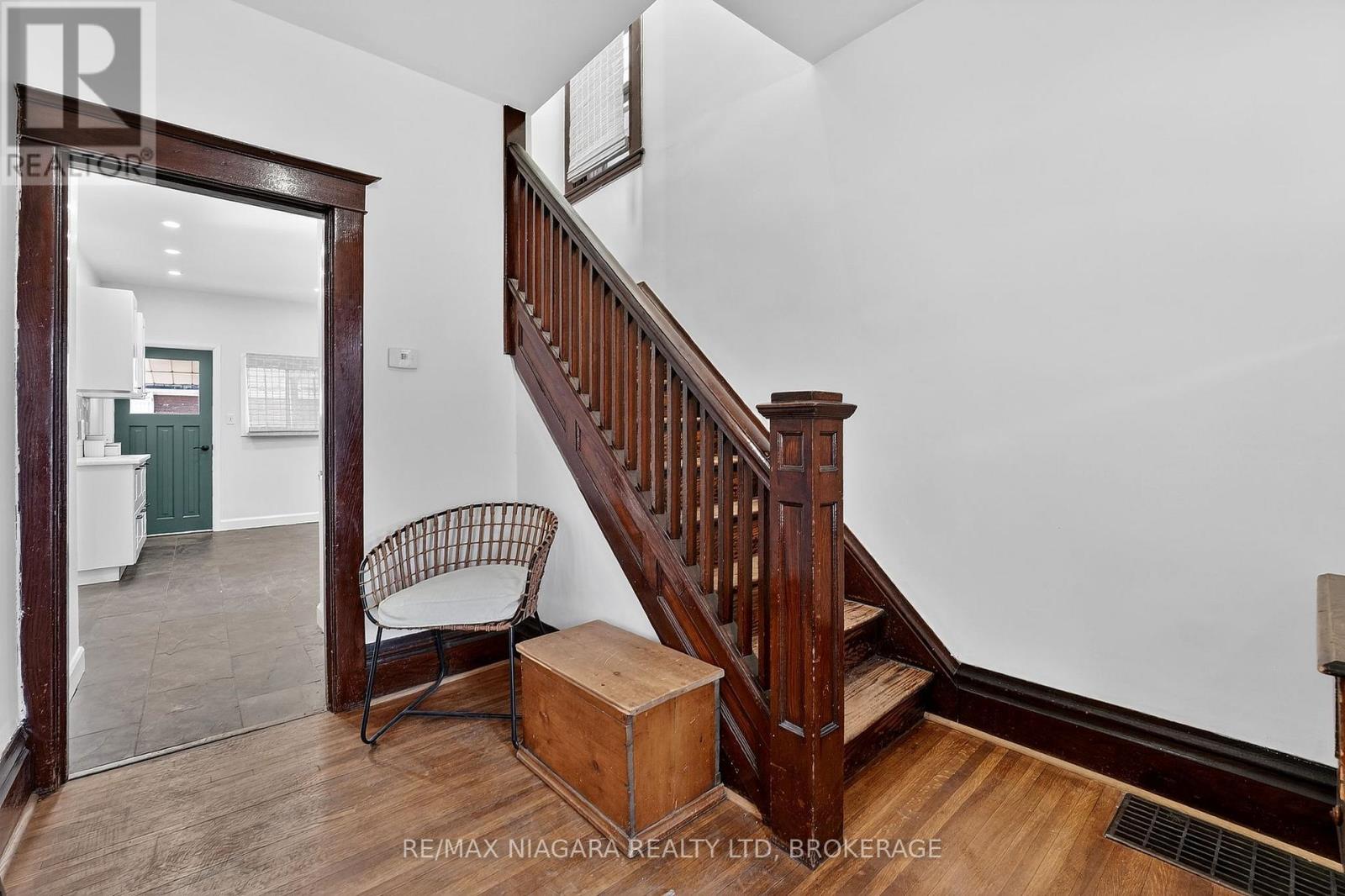 101 Lottridge Street, Hamilton, Ontario  L8L 6V2 - Photo 4 - X12860074