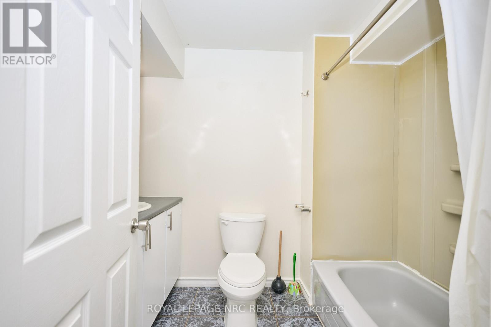 3252 Young Avenue, Fort Erie, Ontario  L0S 1N0 - Photo 12 - X12860086