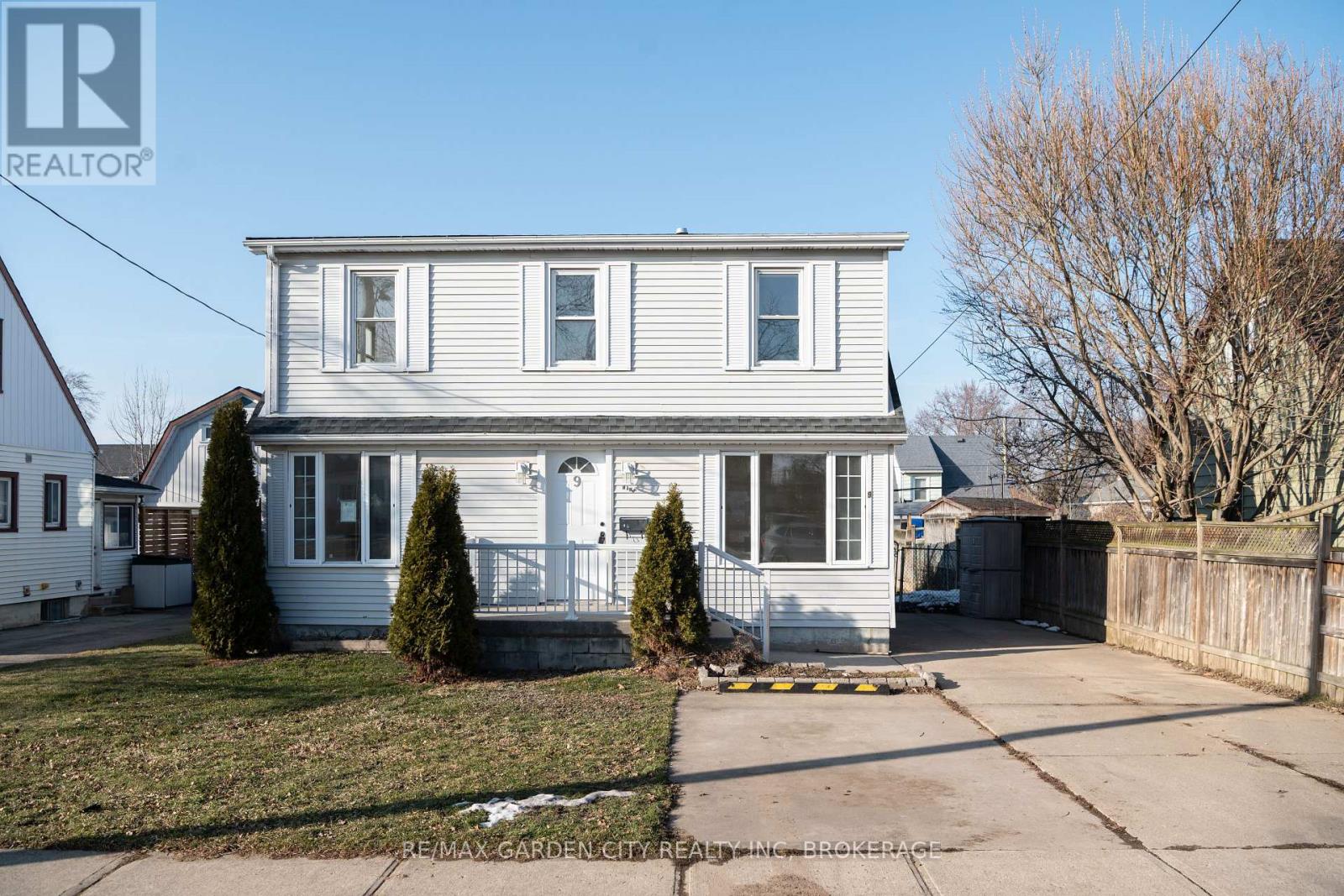 9 FIR AVENUE, St. Catharines, Ontario