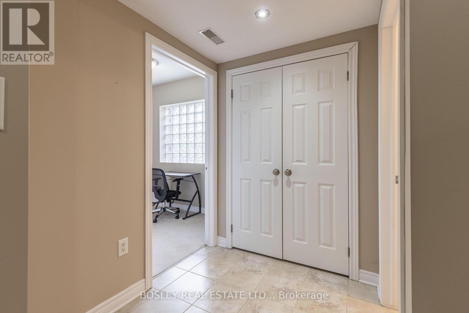 205 - 678 Line 2 Road, Niagara-On-The-Lake, Ontario  L0S 1T0 - Photo 11 - X12862134