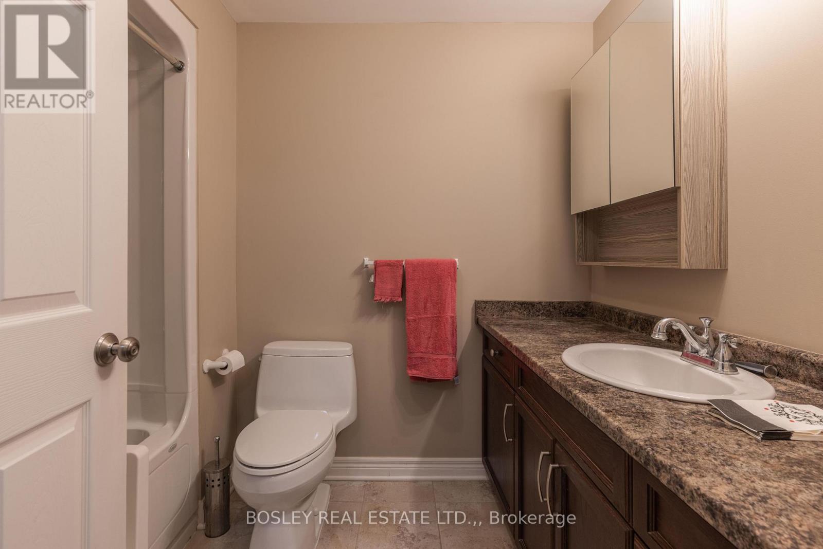 205 - 678 Line 2 Road, Niagara-On-The-Lake, Ontario  L0S 1T0 - Photo 16 - X12862134