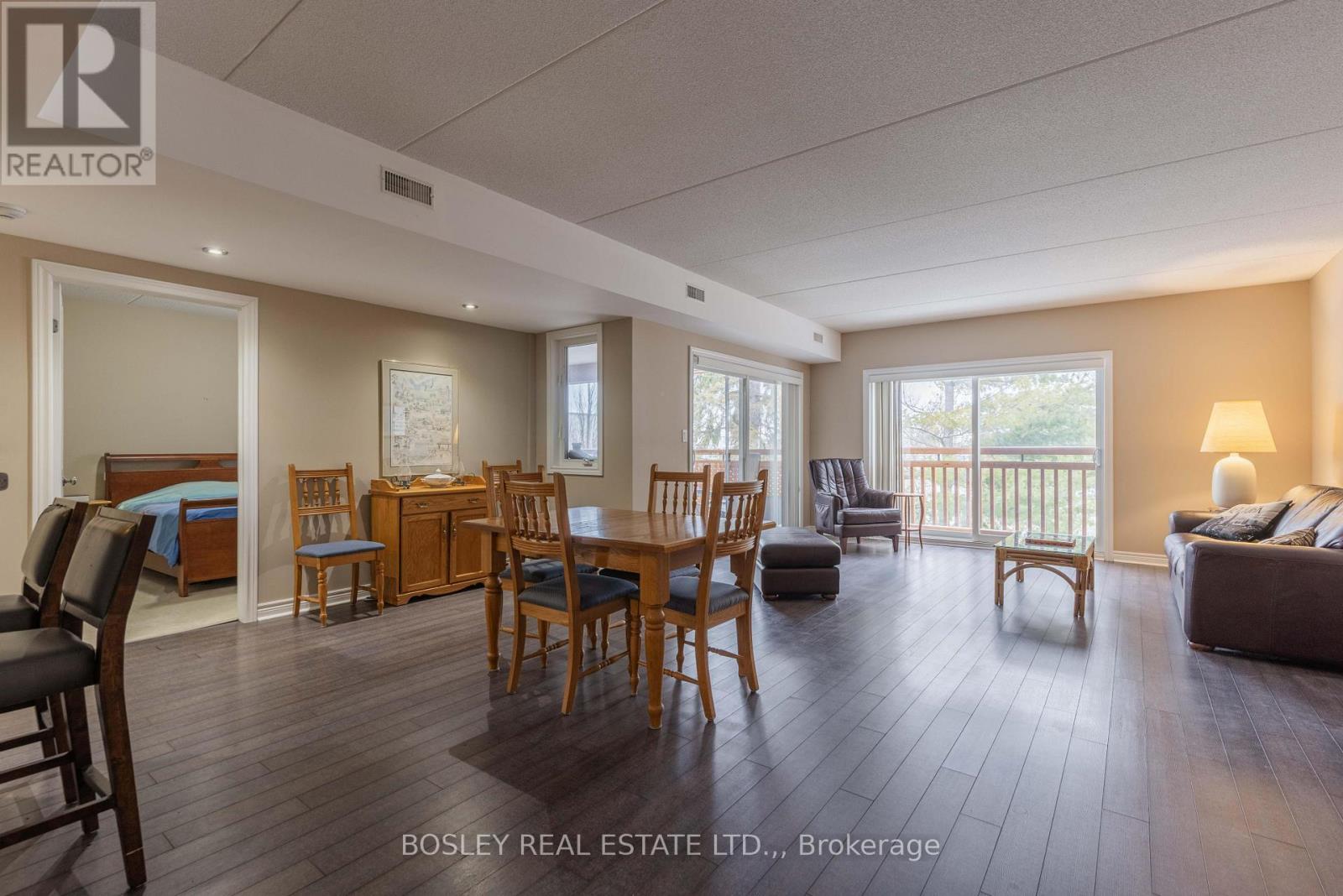 205 - 678 Line 2 Road, Niagara-On-The-Lake, Ontario  L0S 1T0 - Photo 5 - X12862134