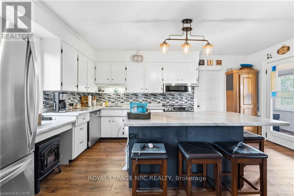 594 Niagara Stone Road, Niagara-On-The-Lake, Ontario  L0S 1J0 - Photo 19 - X12864070