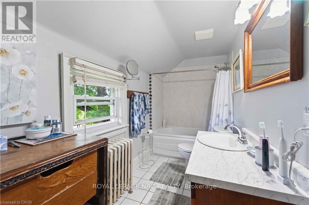 594 Niagara Stone Road, Niagara-On-The-Lake, Ontario  L0S 1J0 - Photo 34 - X12864070