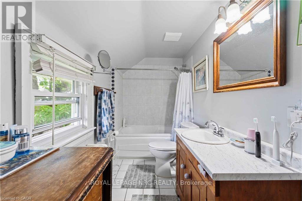 594 Niagara Stone Road, Niagara-On-The-Lake, Ontario  L0S 1J0 - Photo 35 - X12864070