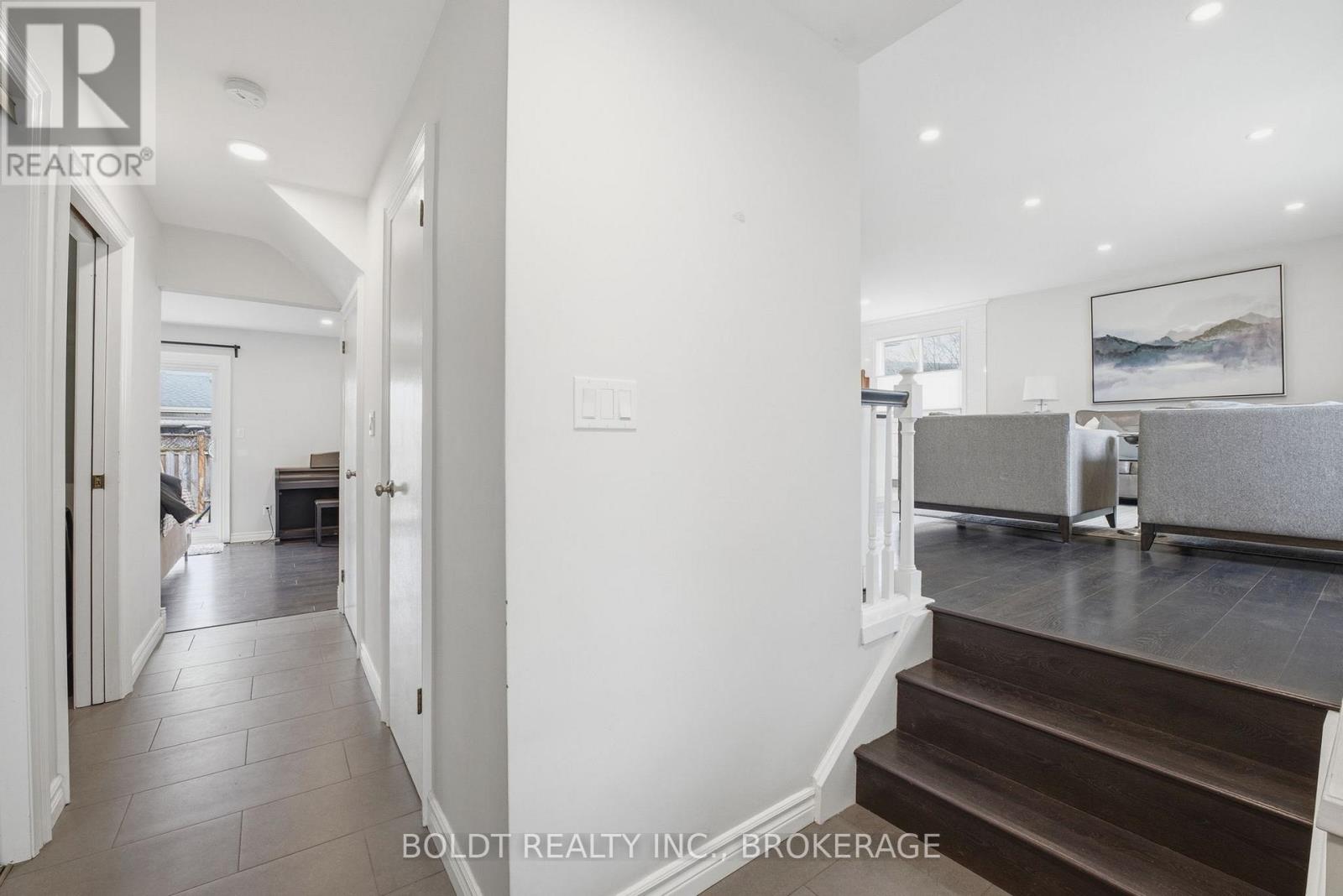 3 Wendover Place, St. Catharines, Ontario  L2N 6T9 - Photo 6 - X12864460