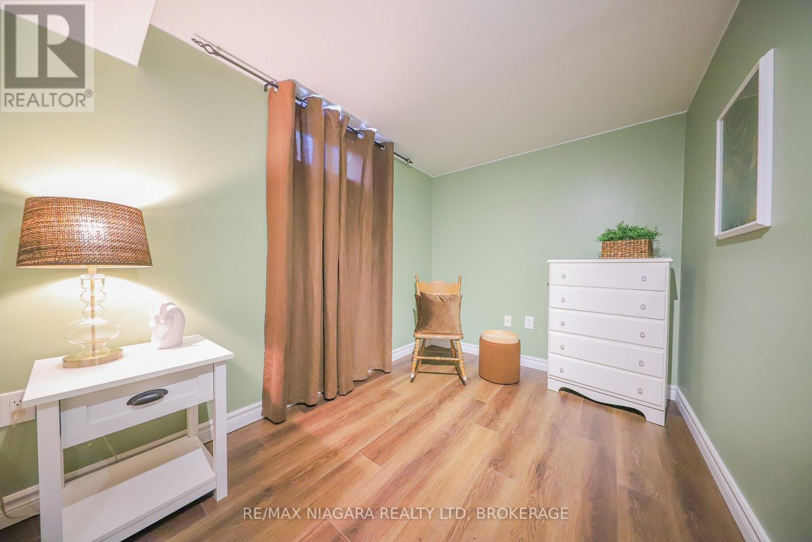 42 Seymour Avenue, St. Catharines, Ontario  L2P 1A7 - Photo 18 - X12864580