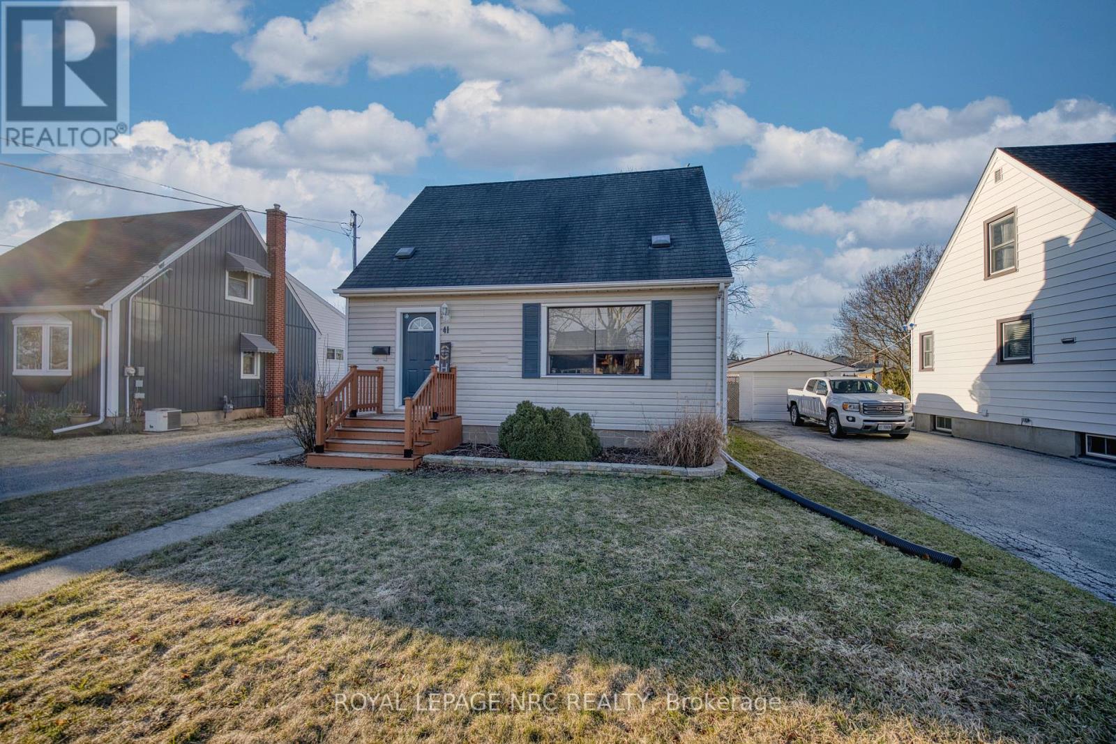 41 Mcdonald Avenue, Thorold, Ontario  L2V 3E5 - Photo 2 - X12867214