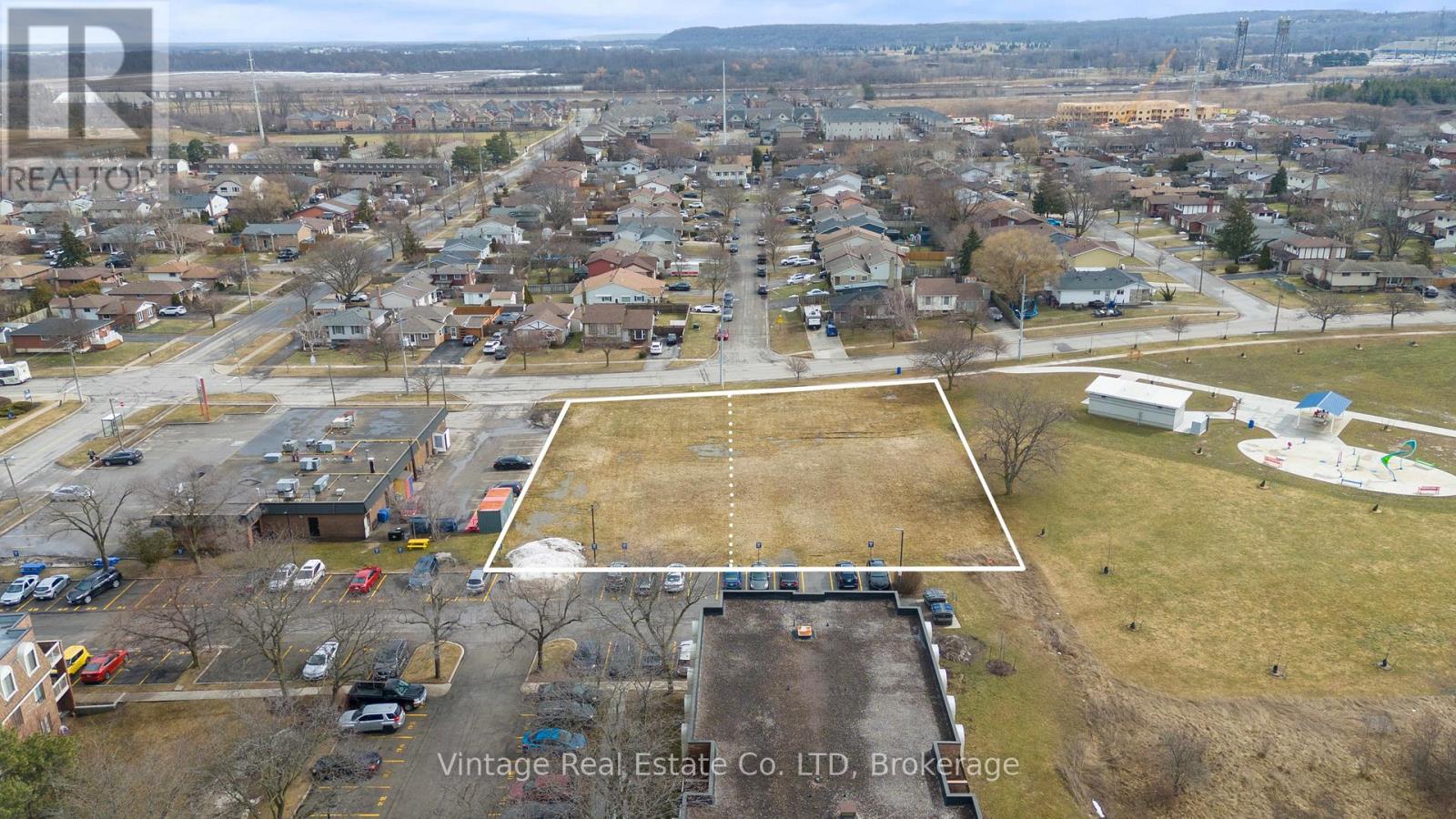 116 Woodrow Street, St. Catharines, Ontario  L2P 3T7 - Photo 9 - X12867222