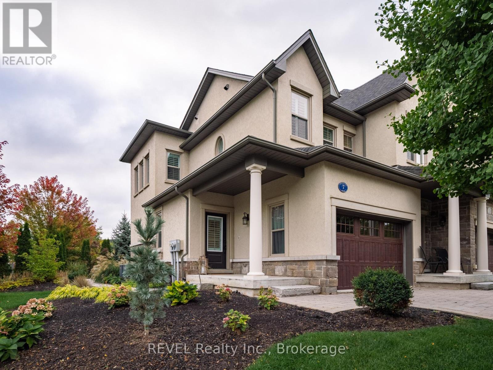 A7 - 7 Aberdeen Lane S, Niagara-On-The-Lake, Ontario  L0S 1J0 - Photo 2 - X12867320