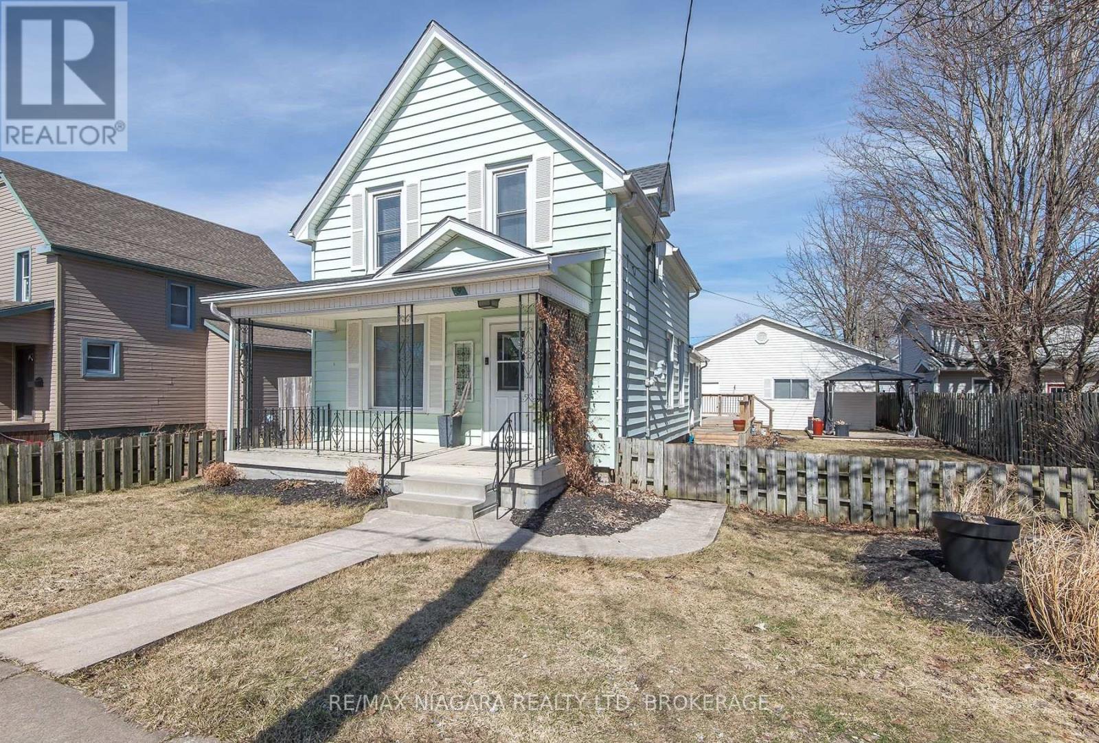 9 BEECH STREET, Port Colborne, Ontario