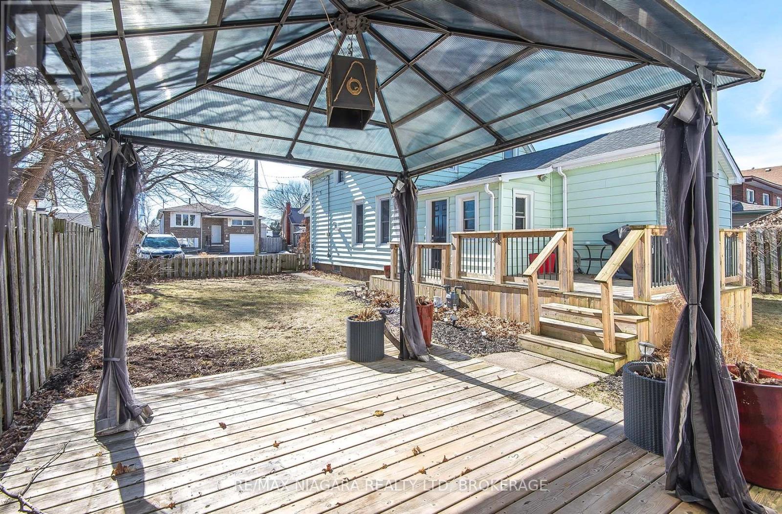 9 Beech Street, Port Colborne, Ontario  L3K 3N7 - Photo 6 - X12870192