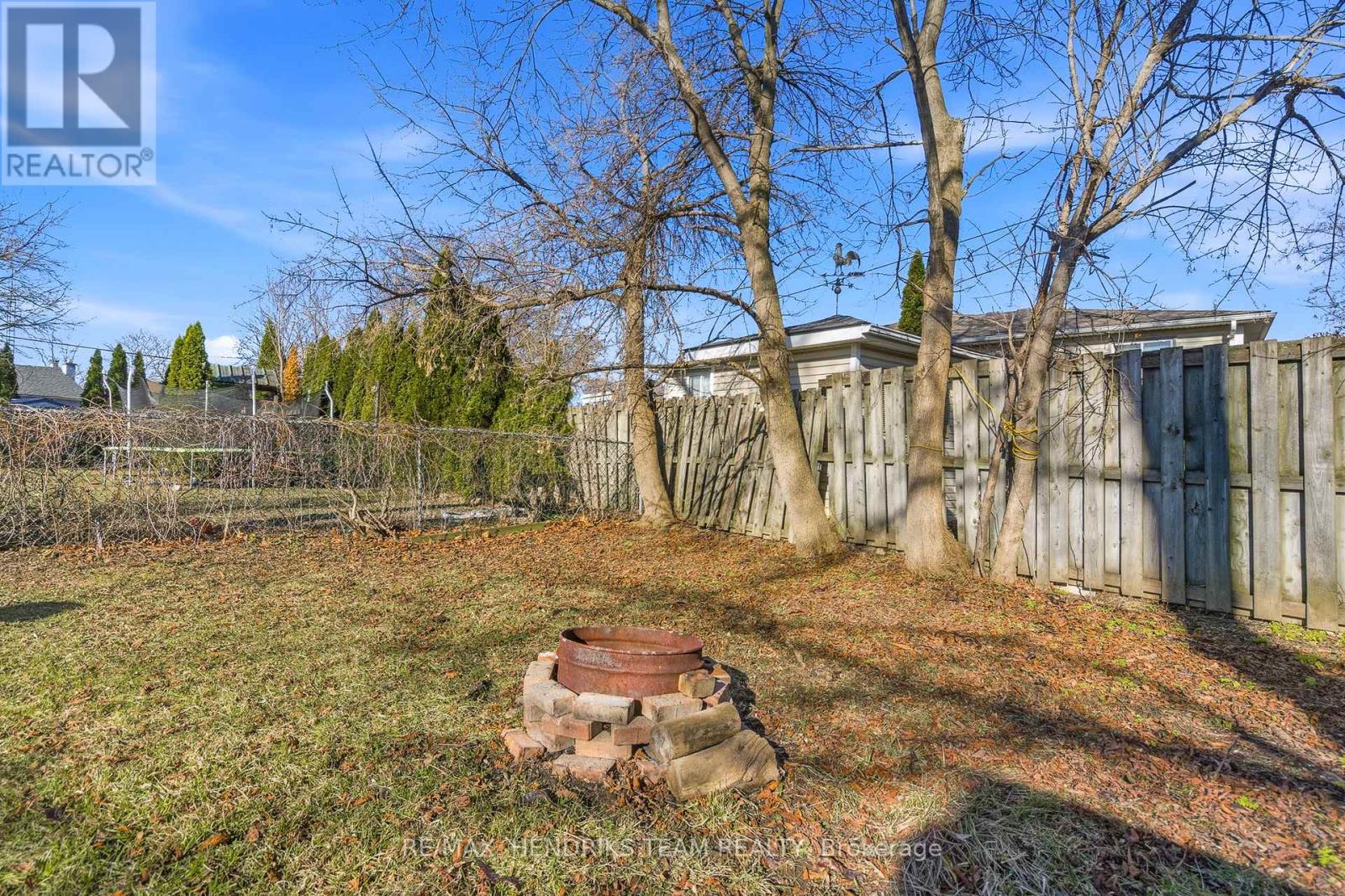 7 Elmwood Avenue, St. Catharines, Ontario  L2R 2T5 - Photo 23 - X12870388