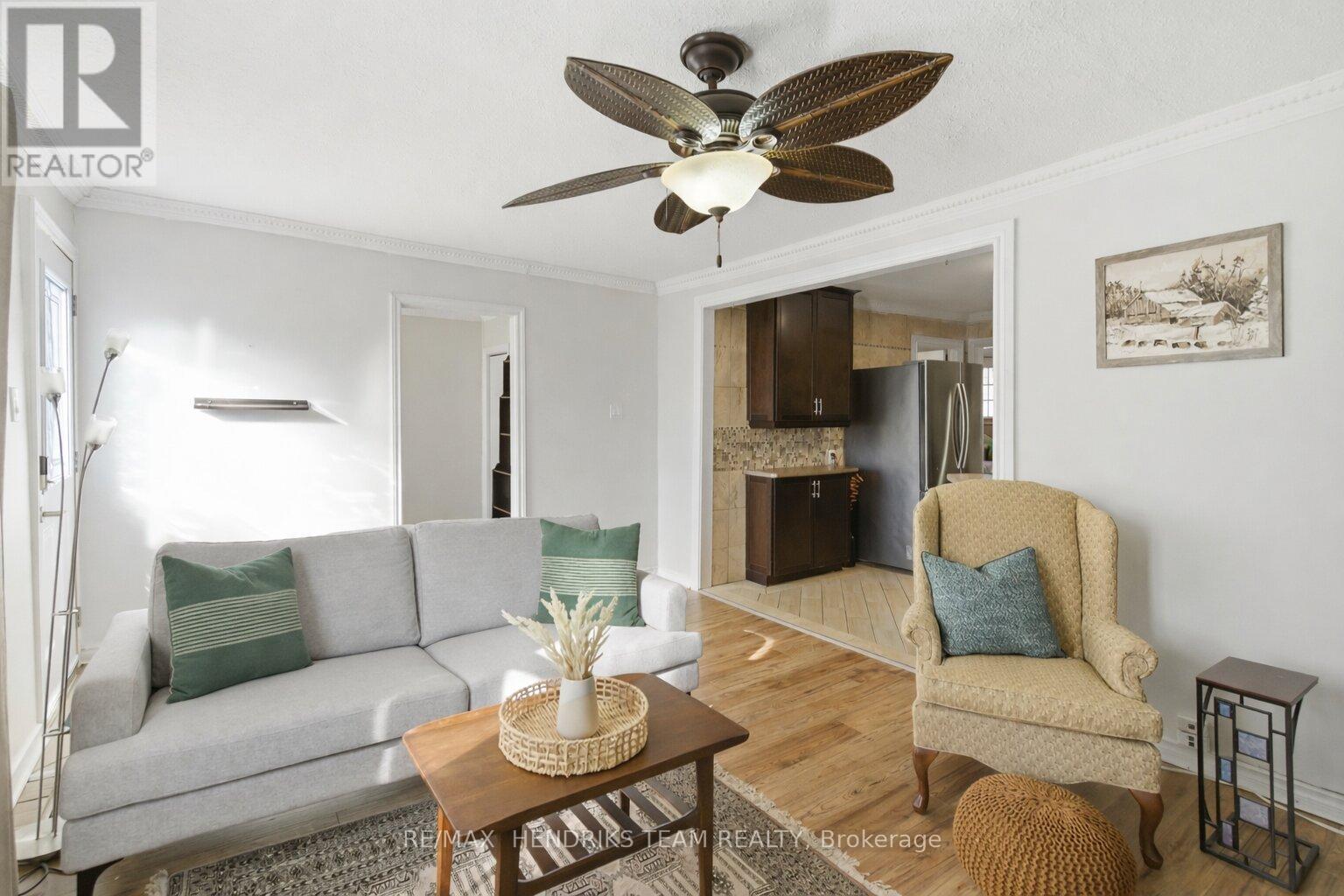 7 Elmwood Avenue, St. Catharines, Ontario  L2R 2T5 - Photo 4 - X12870388