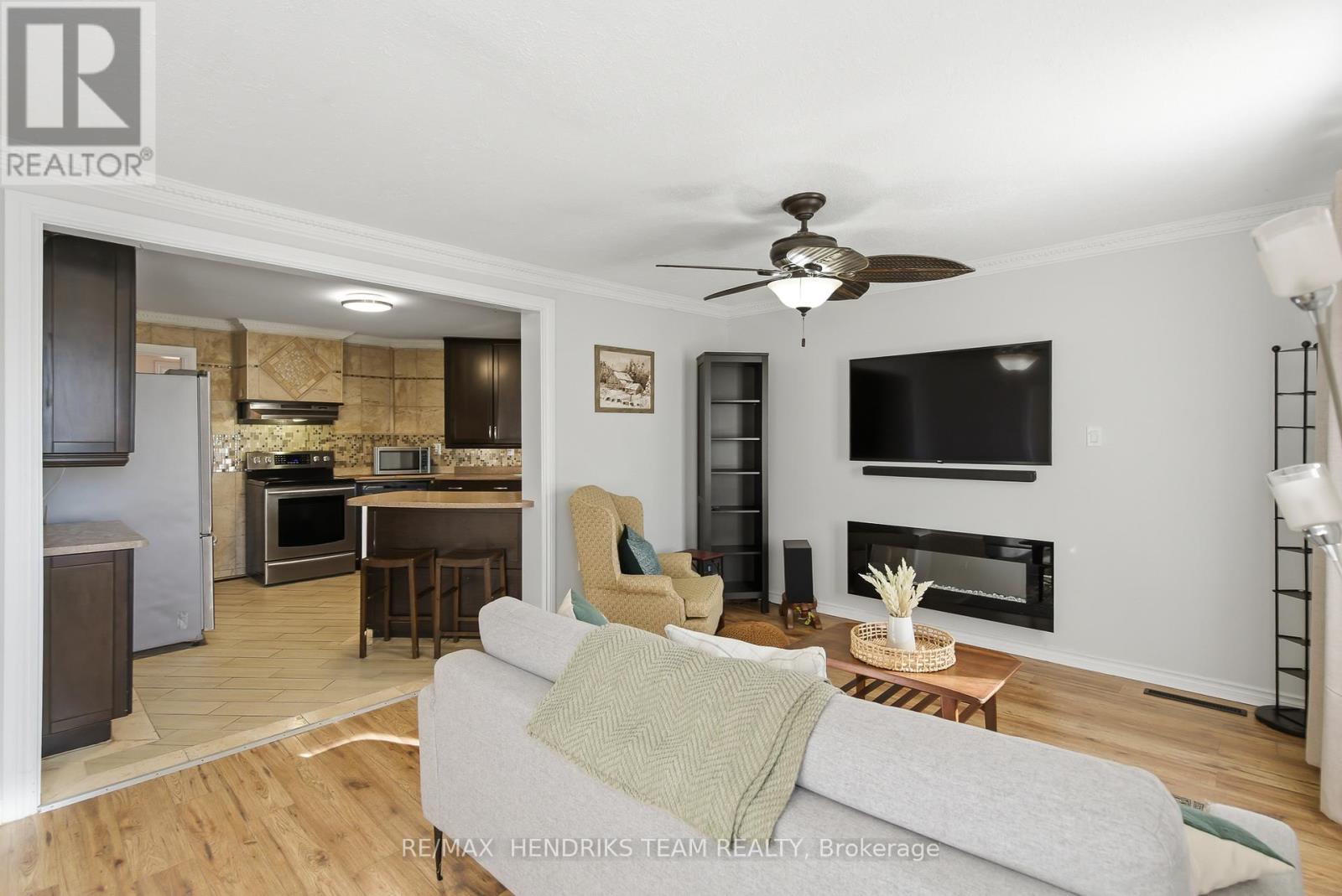 7 Elmwood Avenue, St. Catharines, Ontario  L2R 2T5 - Photo 5 - X12870388