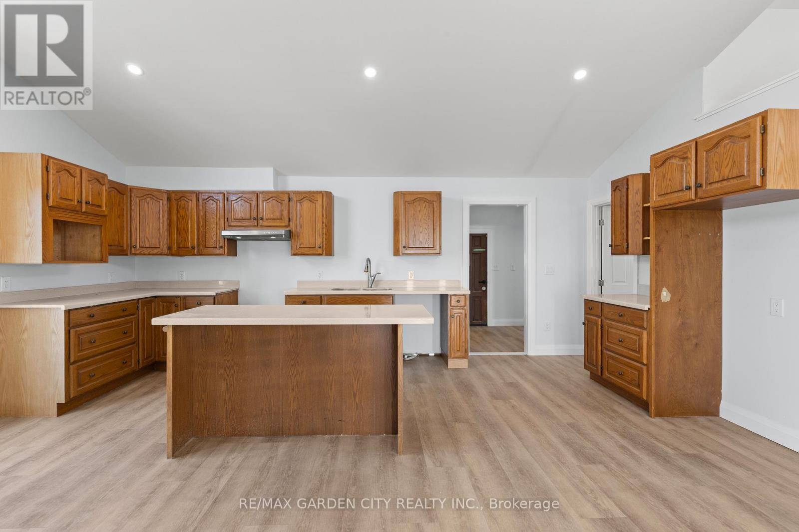 11582 Beach Road E, Wainfleet, Ontario  L0S 1V0 - Photo 9 - X12870580