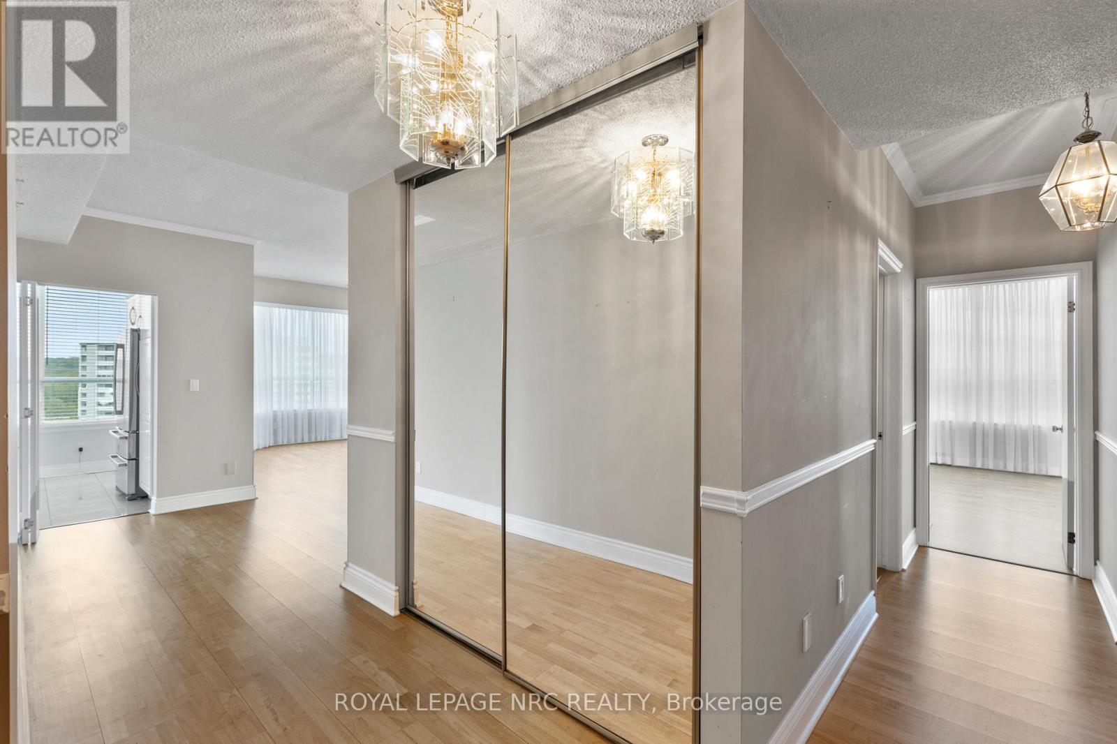 Ph6 - 3 Towering Heights Boulevard, St. Catharines, Ontario  L2T 4A4 - Photo 9 - X12870998