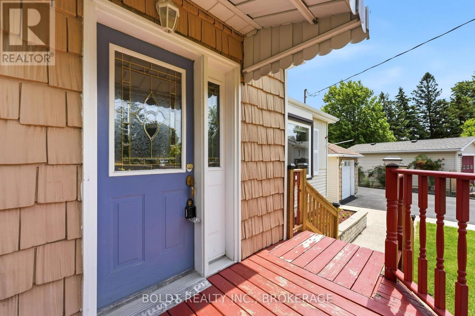 16 Grammar Avenue, St. Catharines, Ontario  L2N 3L3 - Photo 10 - X12871390