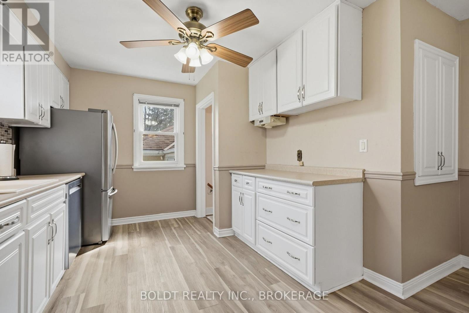 16 Grammar Avenue, St. Catharines, Ontario  L2N 3L3 - Photo 16 - X12871390