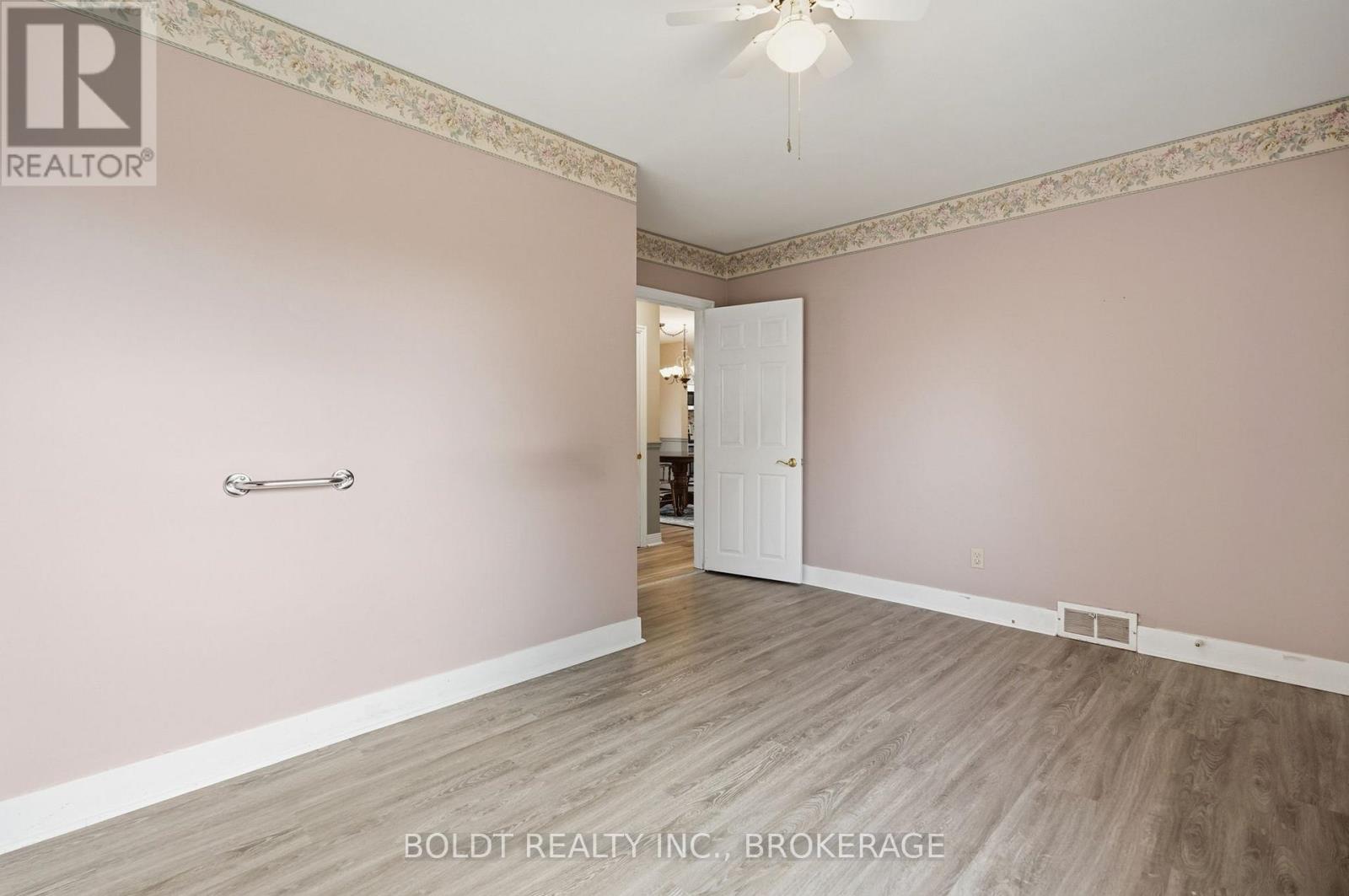 16 Grammar Avenue, St. Catharines, Ontario  L2N 3L3 - Photo 25 - X12871390