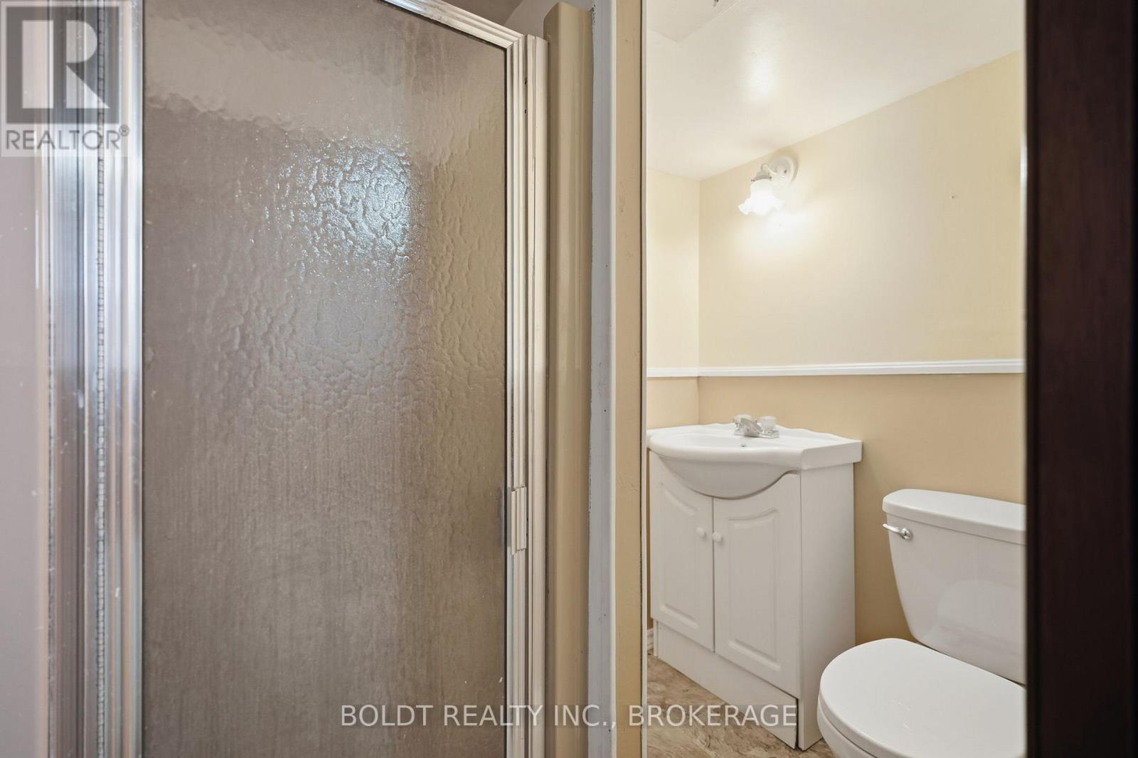 16 Grammar Avenue, St. Catharines, Ontario  L2N 3L3 - Photo 32 - X12871390