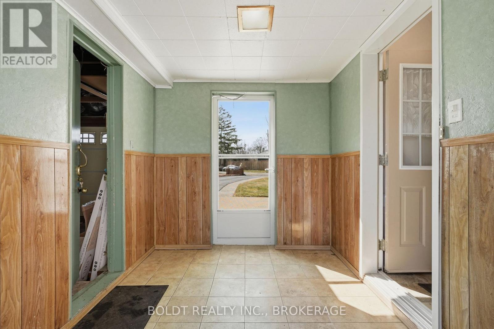 16 Grammar Avenue, St. Catharines, Ontario  L2N 3L3 - Photo 38 - X12871390