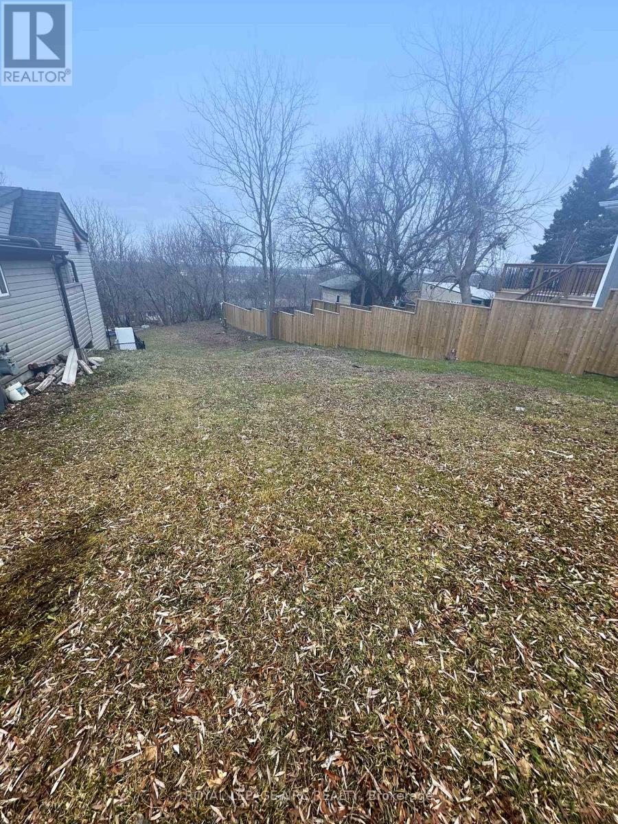 1 Ball Avenue, St. Catharines, Ontario  L2T 1B4 - Photo 2 - X12872756